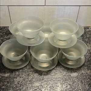 Set of 8 Vintage Tupperware Gray Dessert Bowls. Approx 4oz each. Exc condition